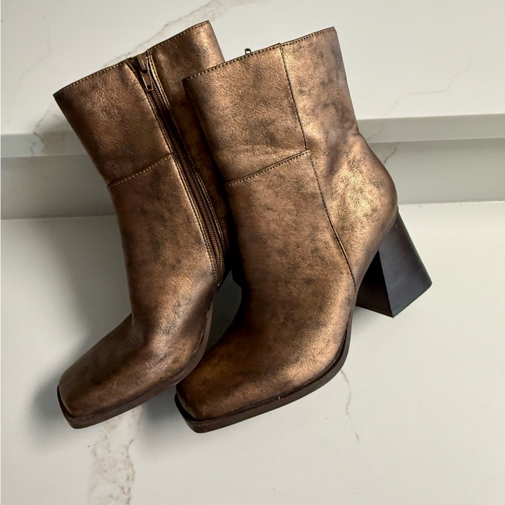 Oakley Metallic Bronze Heeled Boots size 9